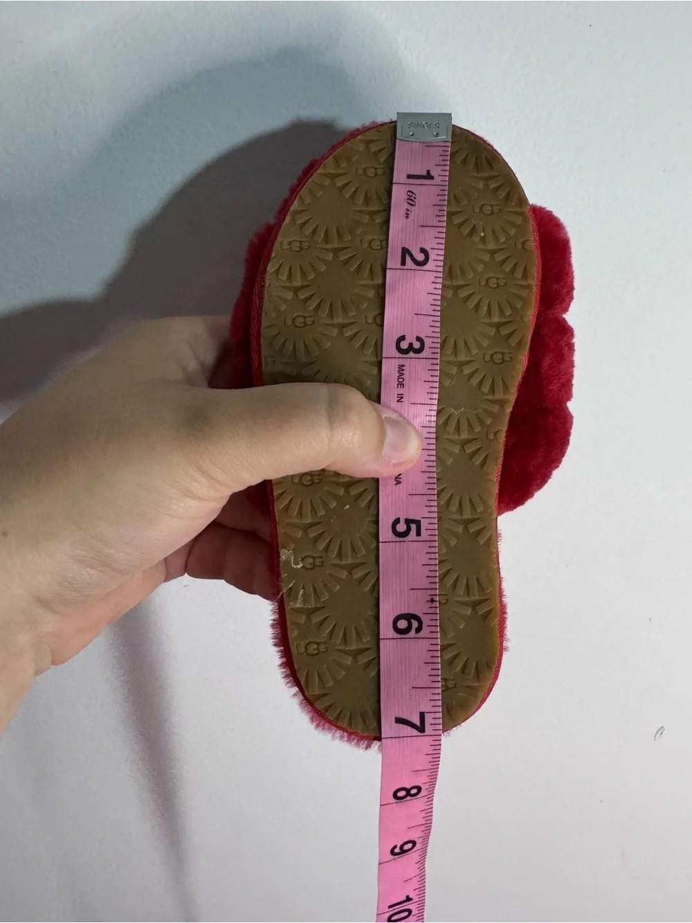 UGG Fluff Yeah Slide Slippers Red Sheepskin Elastic Logo Strap Toddler Size 8/9
